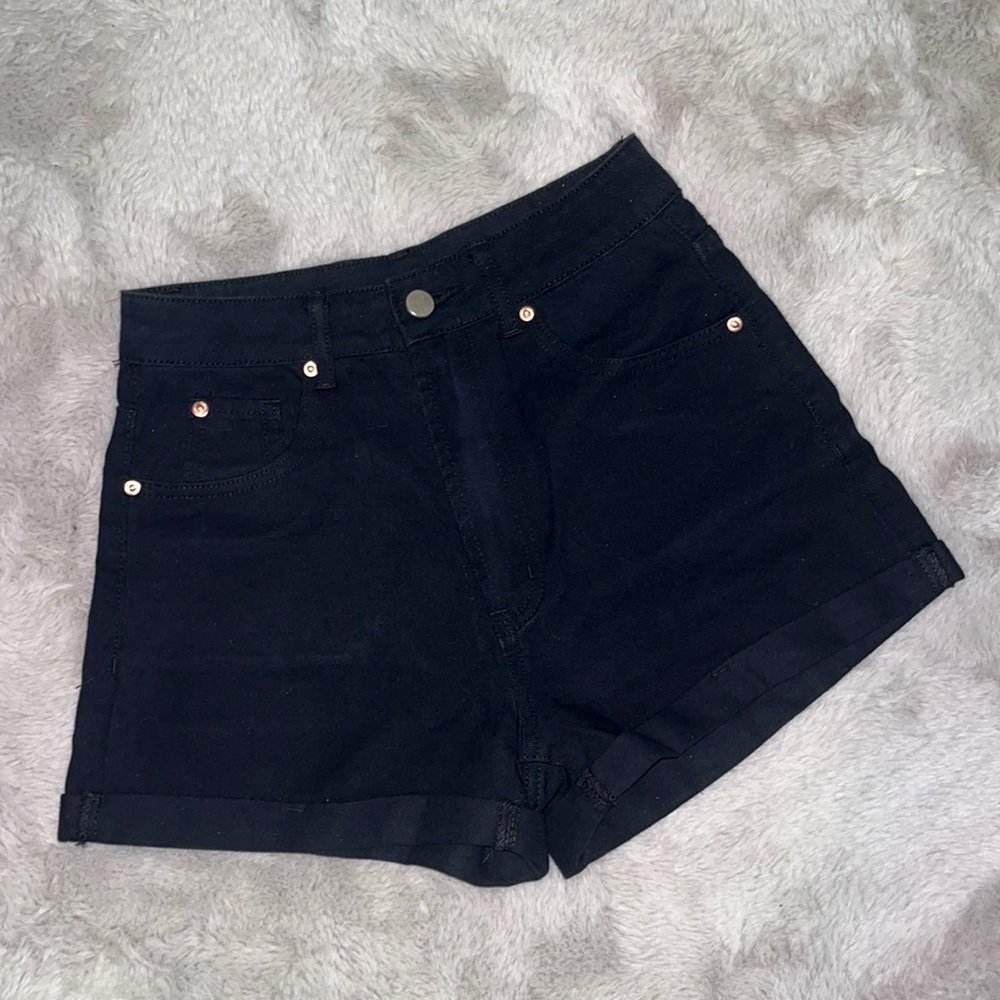 Black oversized shorts